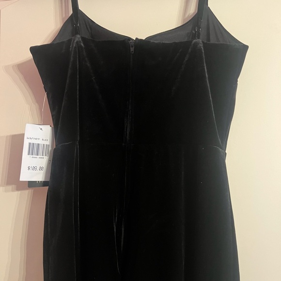 City Vibe: Scoop Neck Long Black Velvet Evening Gown with Rhinestone Fringe - Picture 10 of 13